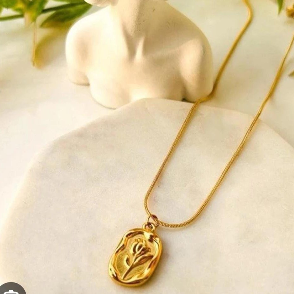 Vintage Tulip Wax Seal Pendant Necklace – Gold